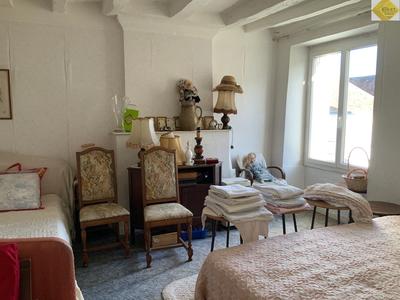 Maison - 93 m² - 4 pièces