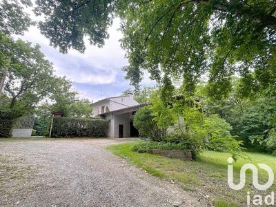 Maison - 426 m² - 16 pièces