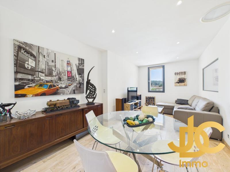 Maison - 194 m² - 7 pièces