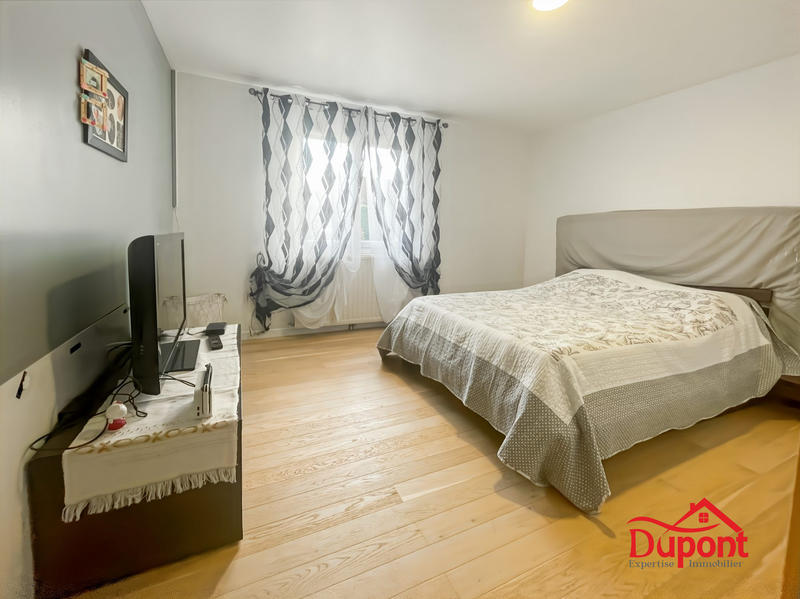 Maison traditionnelle - 168 m² - 7 pièces