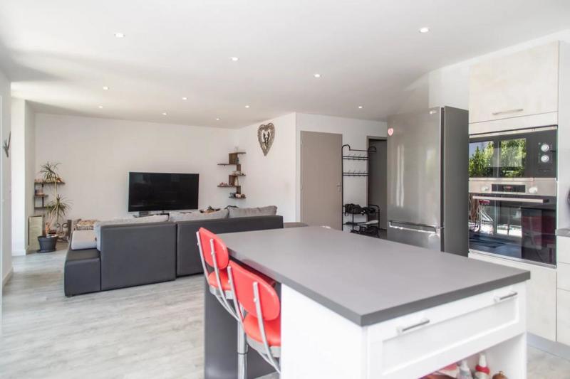 Appartement - 99 m² - 4 pièces