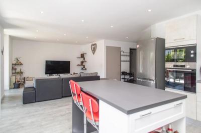 Appartement - 99 m² - 4 pièces