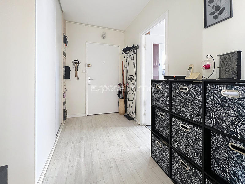 Appartement - 84 m² - 4 pièces