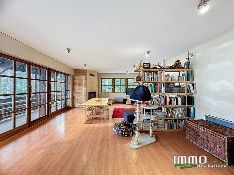 Maison - 408 m² - 10 pièces