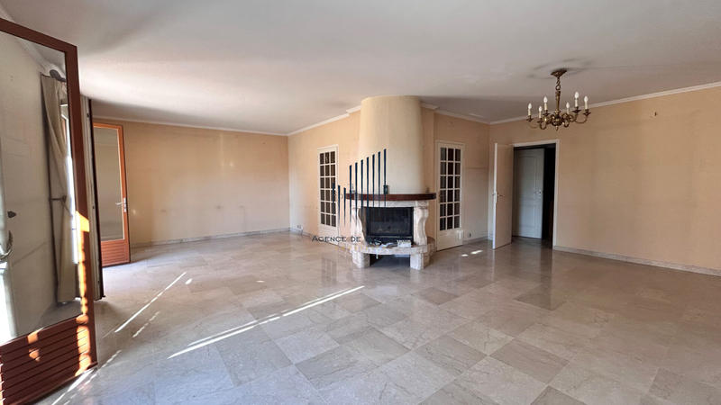 Maison - 162 m² - 8 pièces