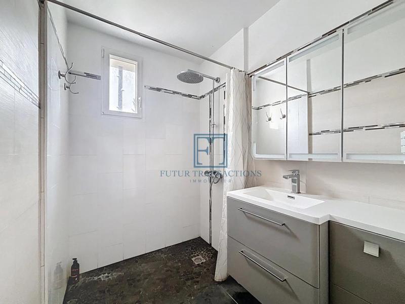 Maison - 211 m² - 9 pièces