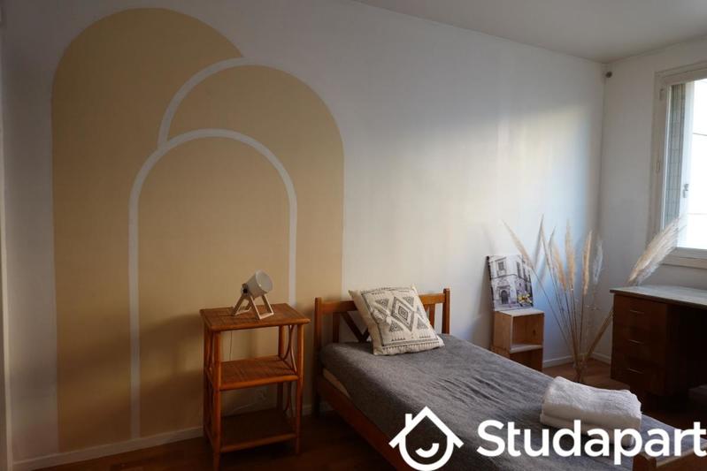 Chambre - 9 m² - 1 pièce