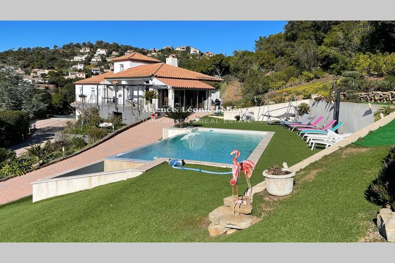 Maison - 190 m² - 7 pièces