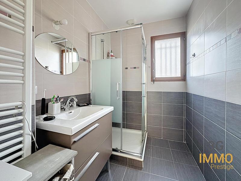 Maison - 102 m² - 7 pièces