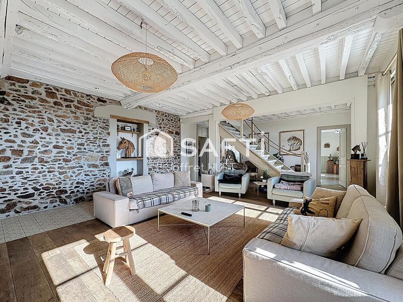 Maison - 532 m² - 10 pièces