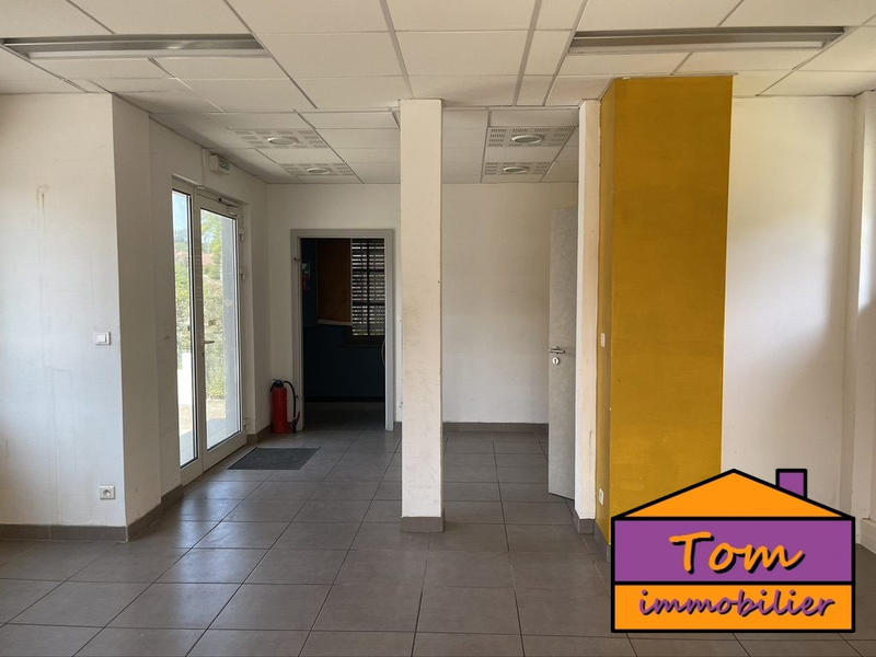 Local commercial - 83 m² - 2 pièces