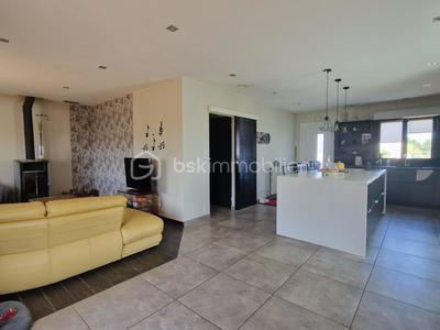 Maison traditionnelle - 110 m² - 7 pièces