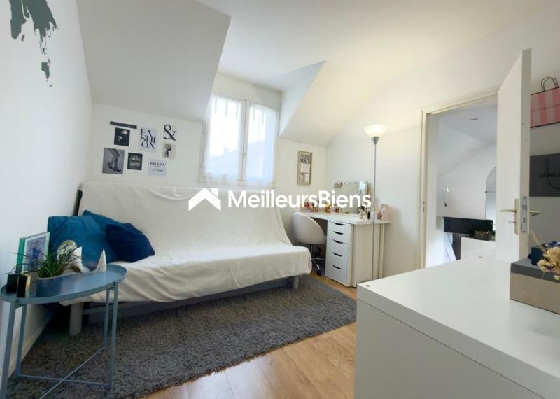 Maison - 197 m² - 8 pièces