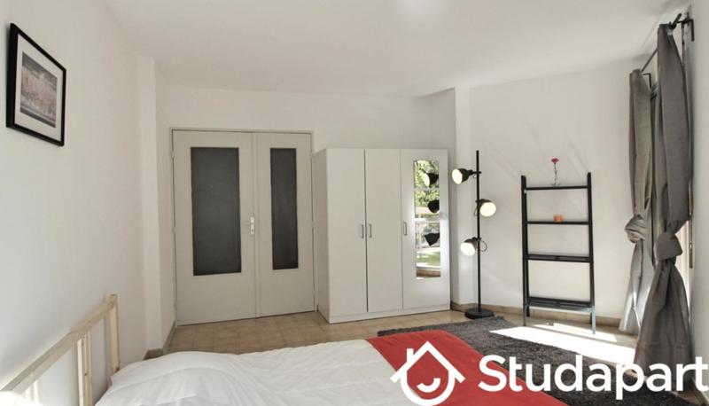 Chambre - 11 m² - 1 pièce