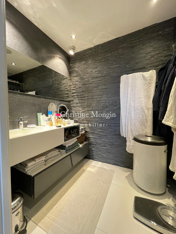 Appartement - 79 m² - 2 pièces