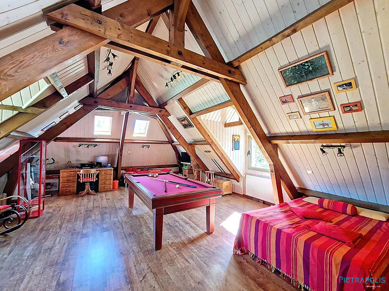 Maison - 195 m² - 7 pièces