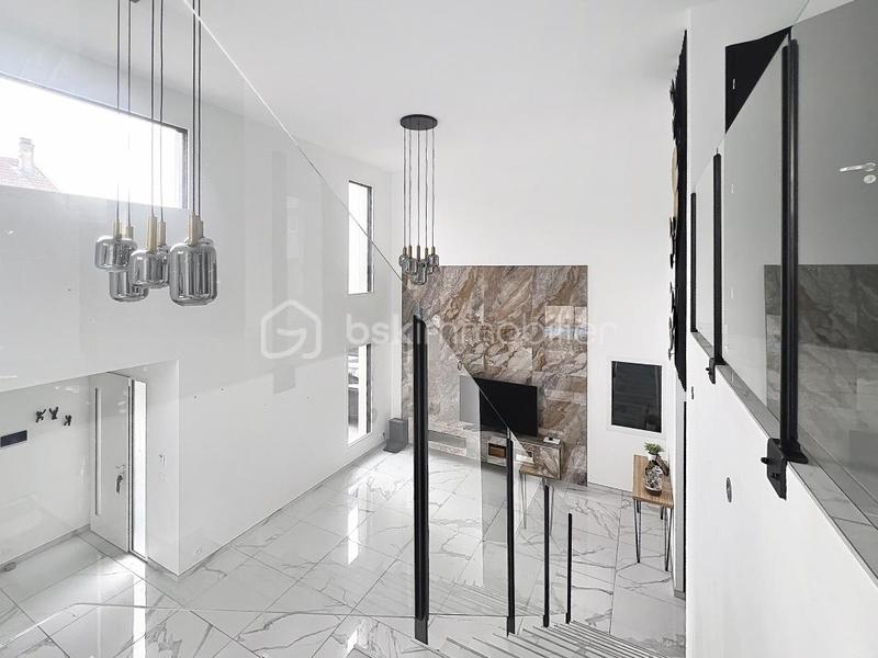 Maison - 159 m² - 6 pièces