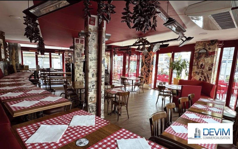 Local commercial - 266 m²