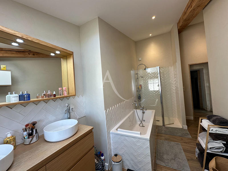 Maison - 189 m² - 7 pièces