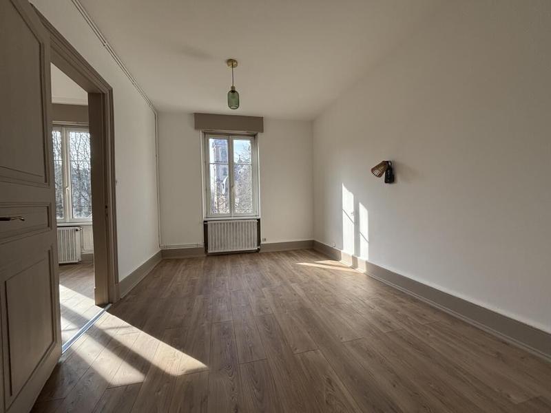 Appartement - 60 m² - 2 pièces