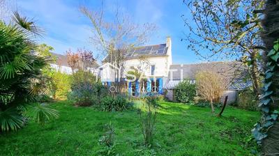 Maison - 182 m² - 9 pièces