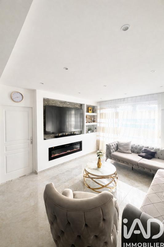 Maison - 94 m² - 5 pièces