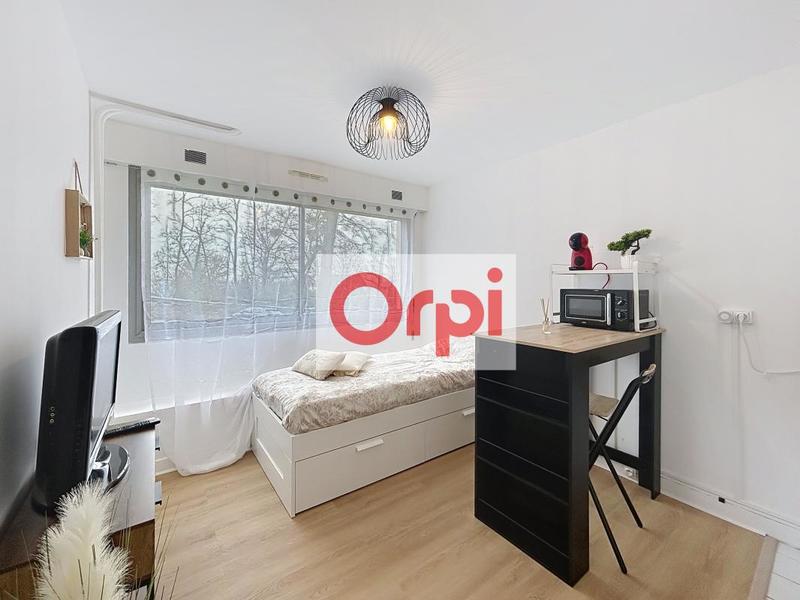 Studio - 11 m² - 1 pièce