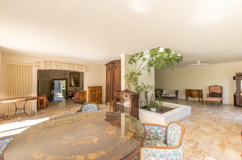 Maison bourgeoise - 318 m² - 11 pièces