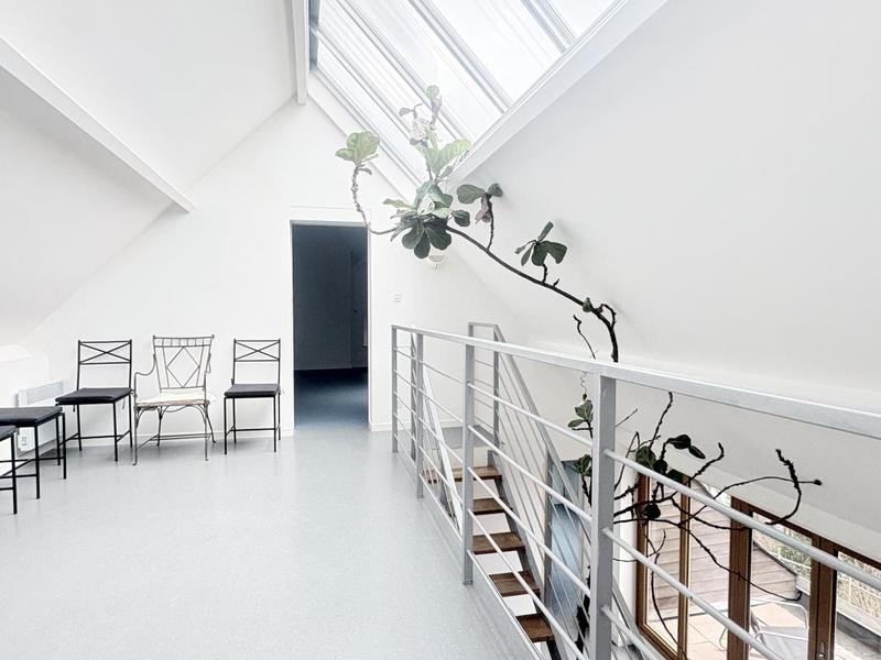 Maison - 216 m² - 7 pièces