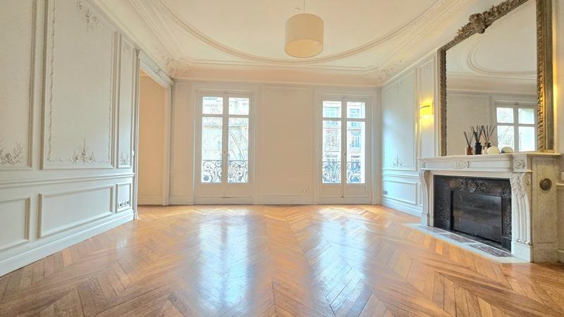 Appartement - 166 m² - 5 pièces