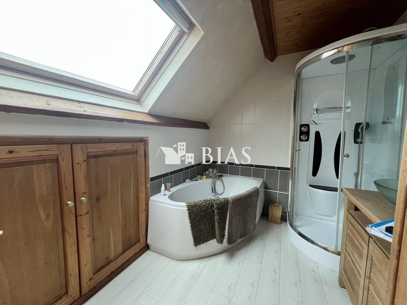 Maison - 123 m² - 7 pièces