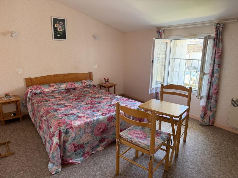 Maison - 329 m² - 13 pièces