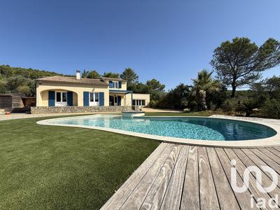 Maison - 200 m² - 7 pièces