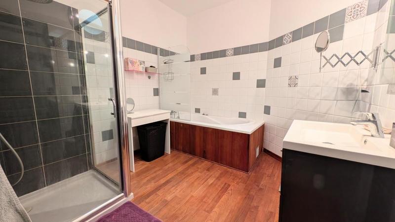 Appartement - 202 m² - 5 pièces