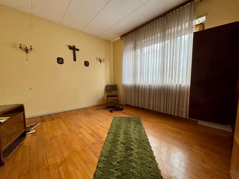 Maison - 182 m² - 9 pièces