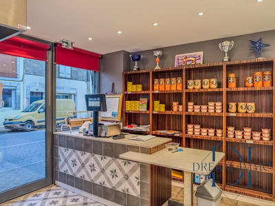 Fonds de commerce - 121 m²