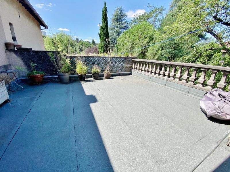 Maison - 210 m² - 7 pièces