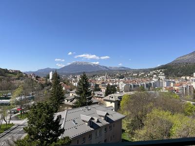 Appartement - 112 m² - 6 pièces