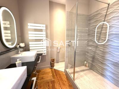 Maison - 208 m² - 6 pièces