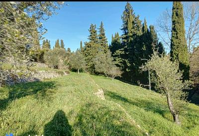 Terrain constructible - 1 000 m²