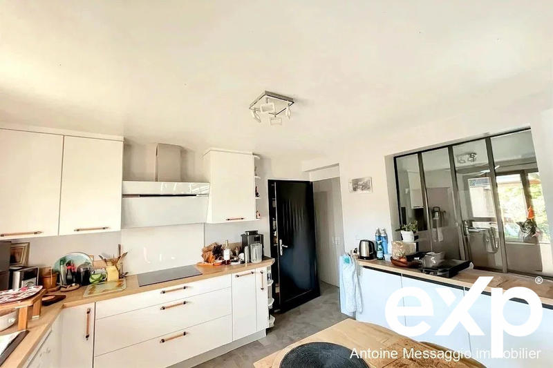 Maison - 163 m² - 9 pièces