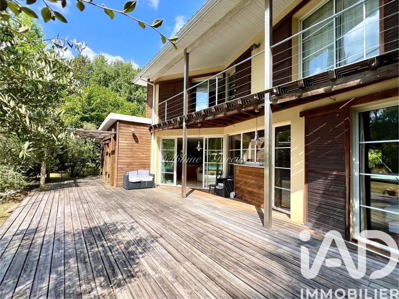 Maison de maîtres - 235 m² - 7 pièces