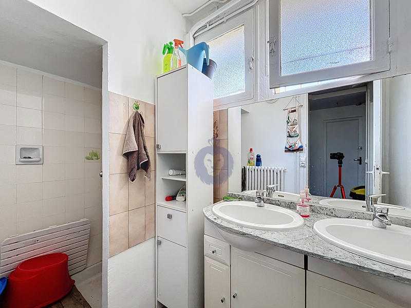 Maison - 216 m² - 8 pièces