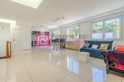 Appartement - 146 m² - 6 pièces