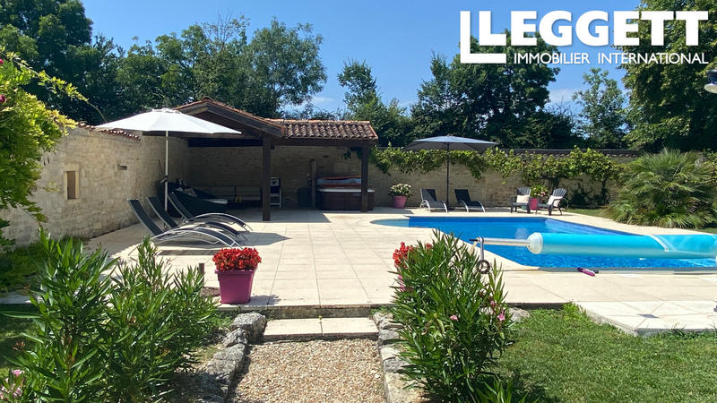 Maison - 473 m² - 12 pièces