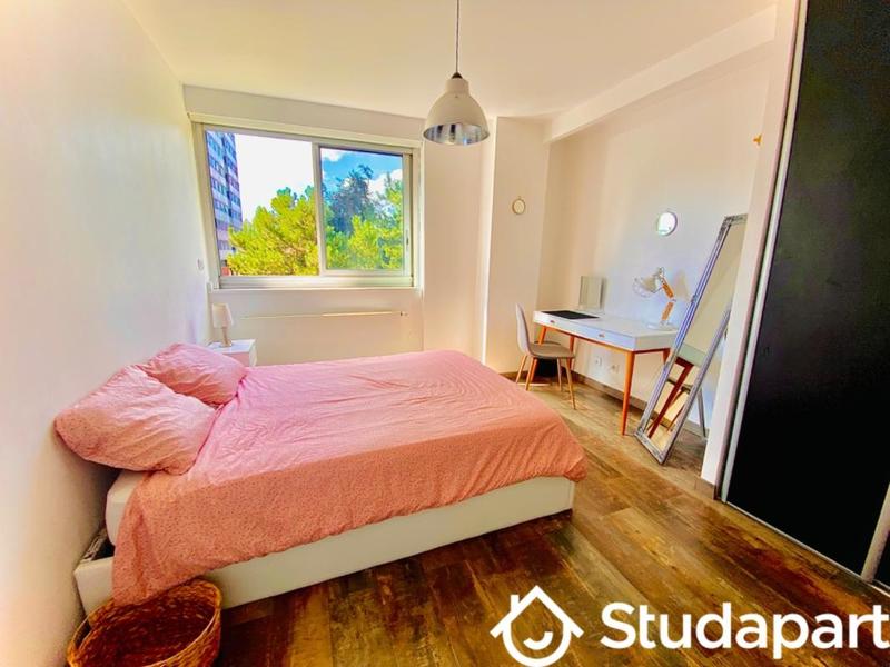 Chambre - 12 m² - 1 pièce