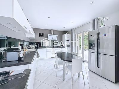 Villa - 185 m² - 6 pièces