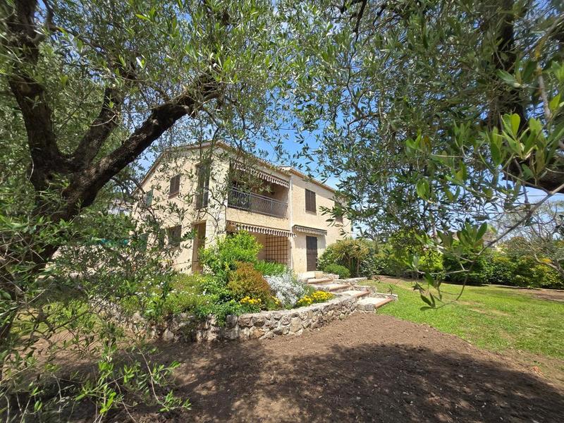 Villa - 245 m² - 7 pièces