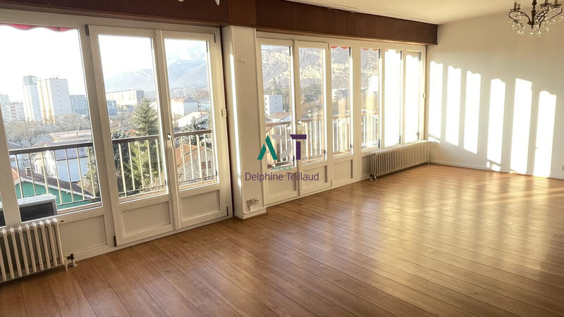 Appartement - 110 m² - 5 pièces