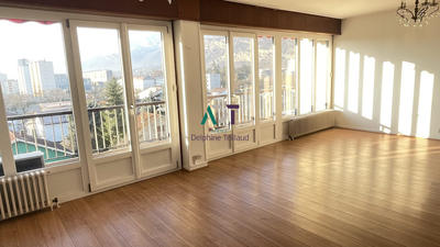 Appartement - 110 m² - 5 pièces